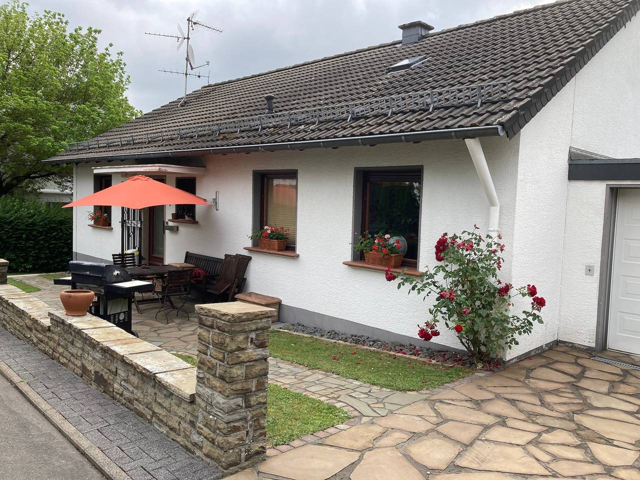 Ganze Wohnung, Ferienwohnung 'Oreste' mit privater Terrasse, privatem Garten und Wlan in Overath, Rheinisch-Bergischer Kreis