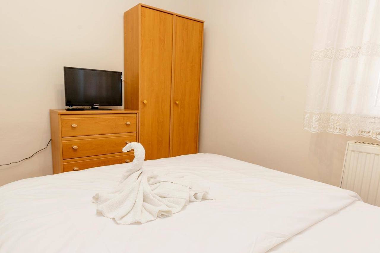 Cały apartament, Almafa Apartmanház in Eger, Komitat Heves