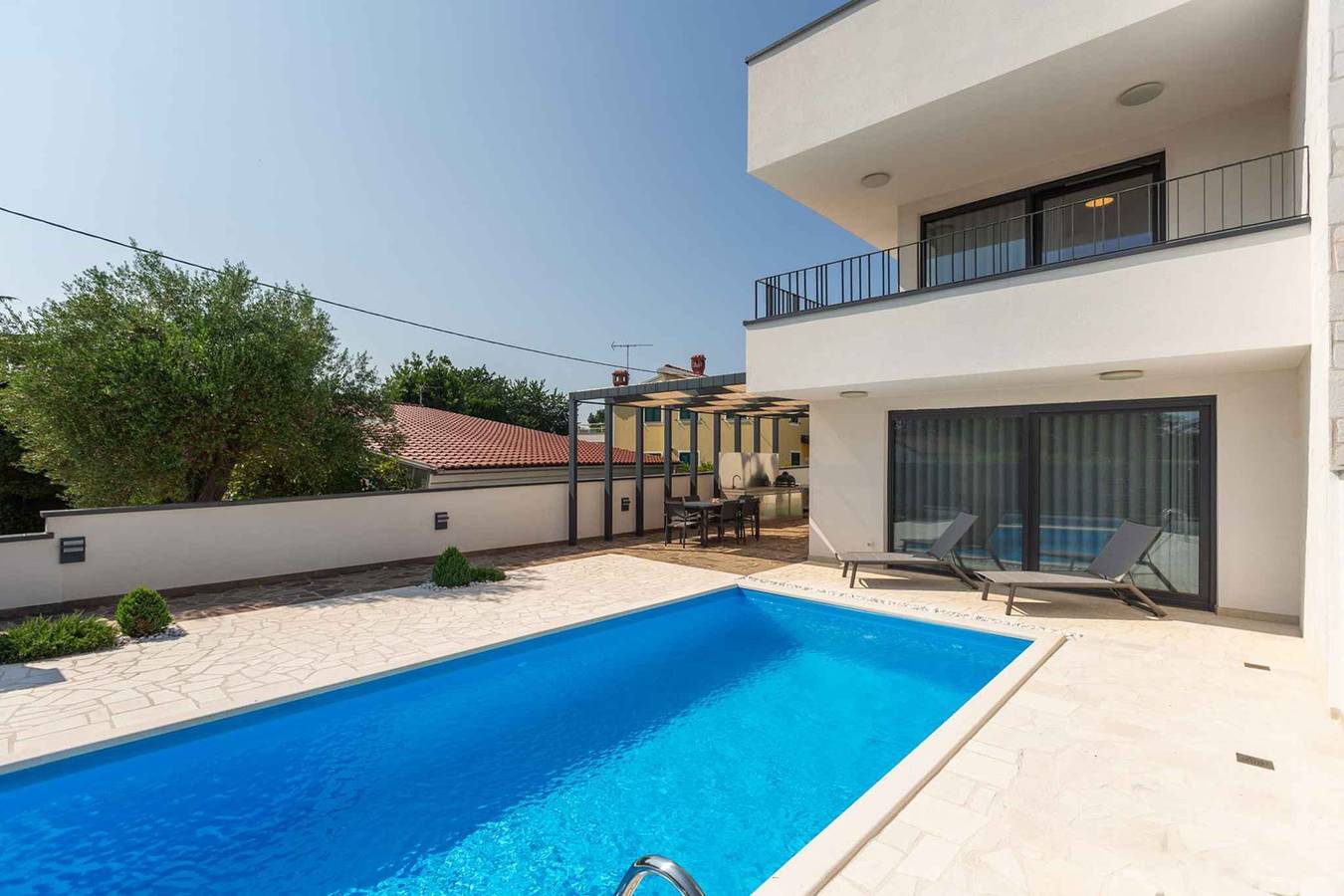 Villa con piscina y cocina de verano in Umag, Region de Umag