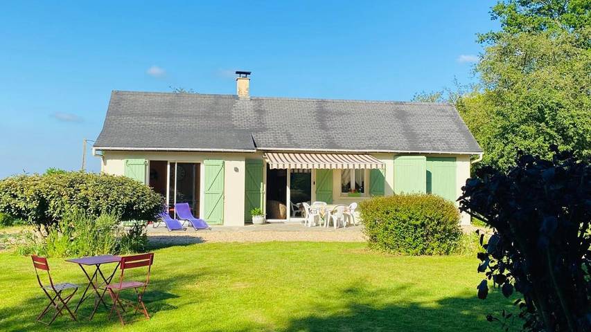 Location de vacances pour 4 personnes, avec Terrasse ainsi que Jardin et Vue à Manneville-la-Raoult