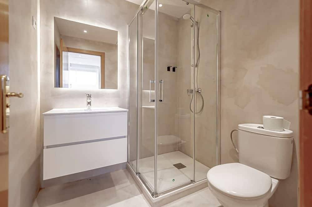 Entire apartment, Apartment for 4 people Feria Madrid 104 in Madrid, Madrid Province