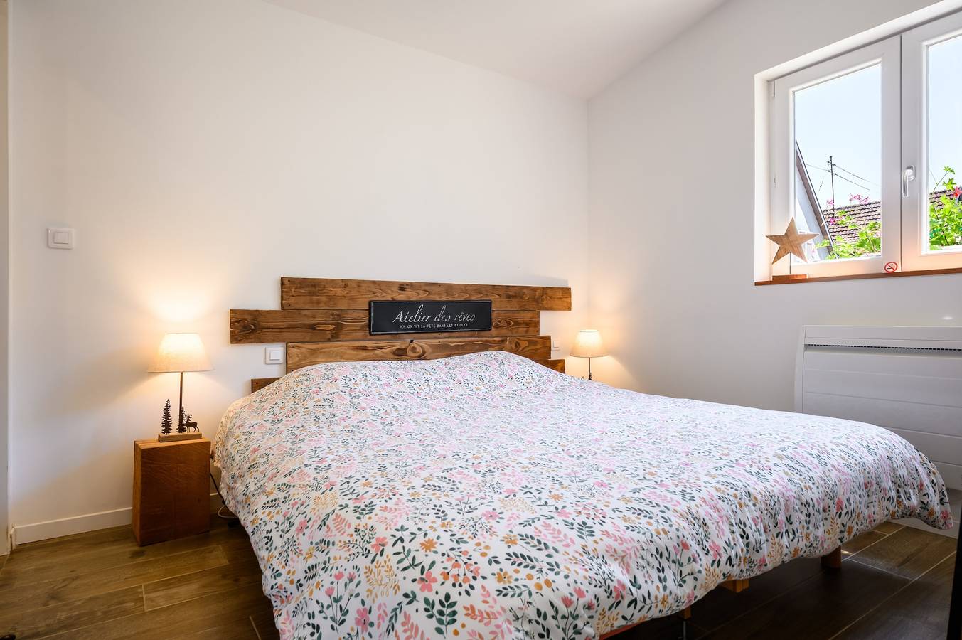 Vakantiehuis 'Flora Gîte' met privéterras, tuin en wifi, foto 13