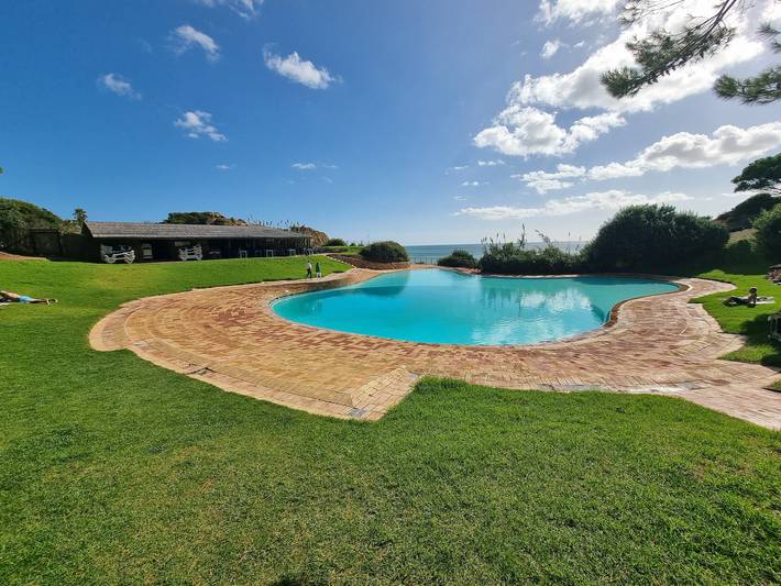 Ferienwohnung für 4 Personen, mit Balkon und Pool sowie Garten in Alvor - 2