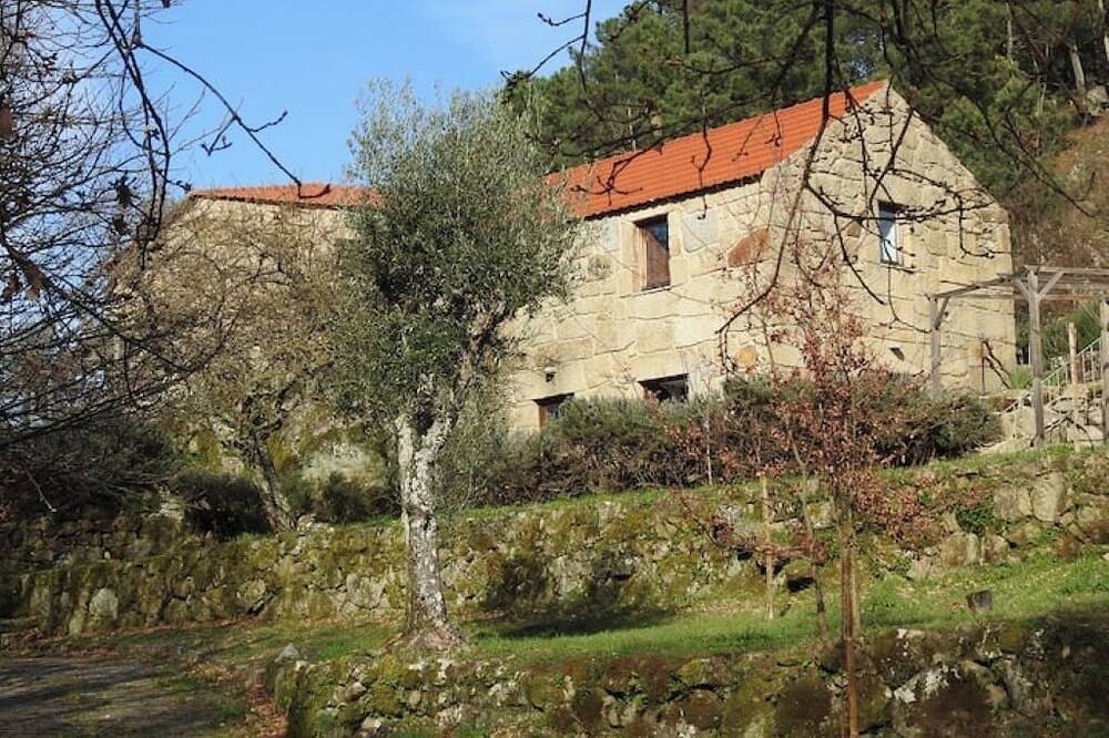 Agriturismo Pardis Douro - Bosque Room in Resende, Douro-Tal