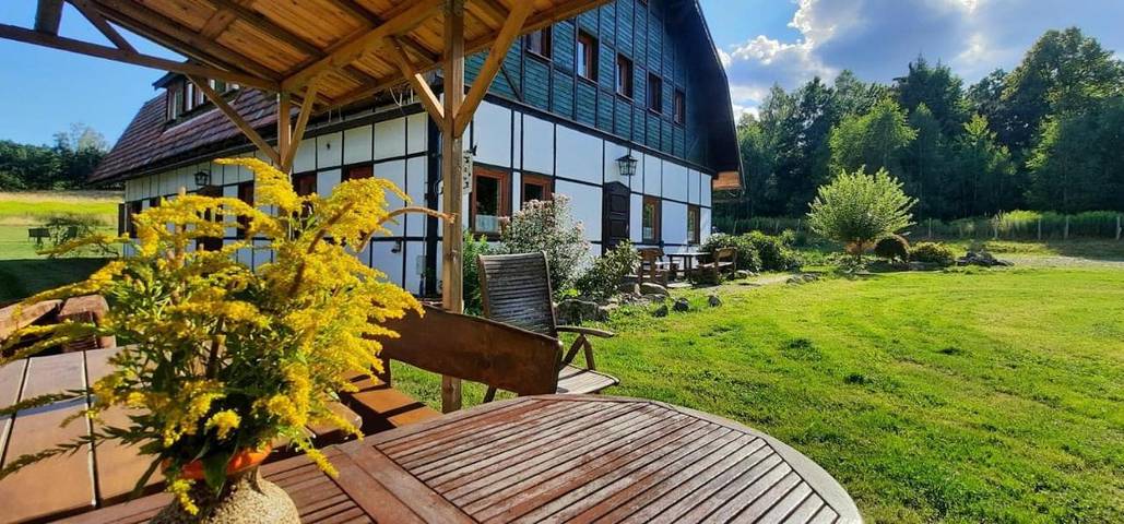 Privatzimmer für 2 Personen, mit Garten und Ausblick sowie Terrasse, mit Haustier