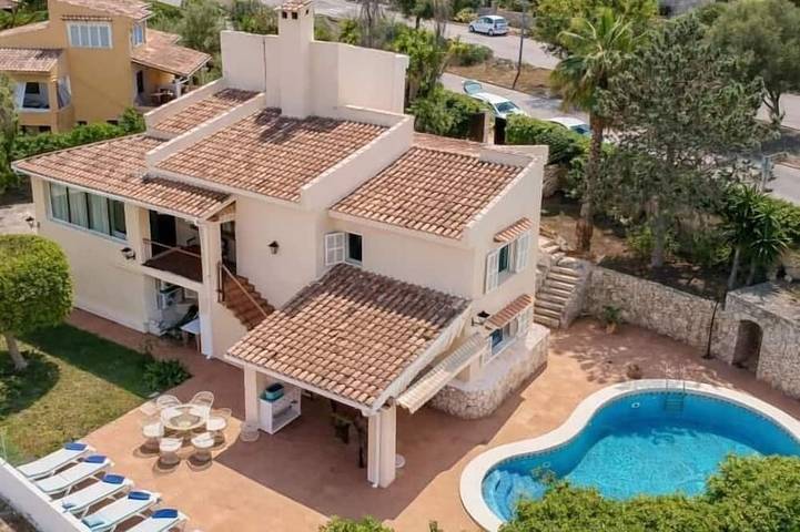 Villa für 11 Personen, mit Balkon und Terrasse sowie Garten in Santa Ponsa