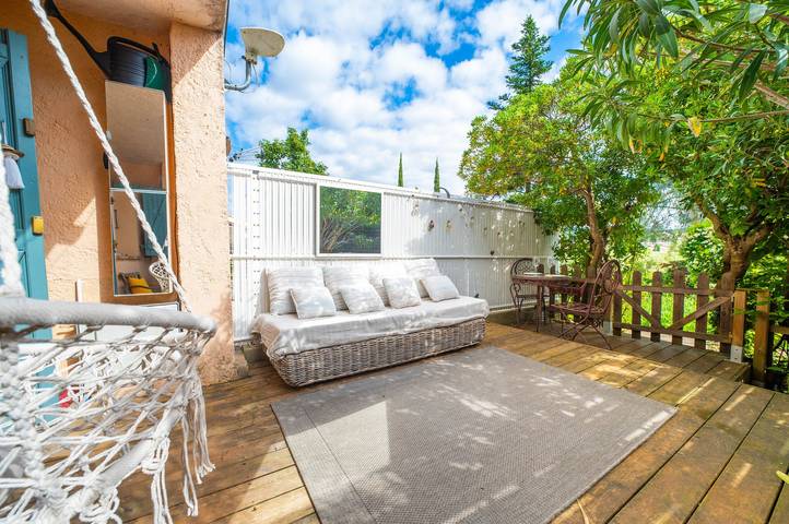 Appartamento intero, Studio La Bohème in stile provenzale con terrazza, parcheggio e aria condizionata in Lorgues, Draguignan e dintorni
