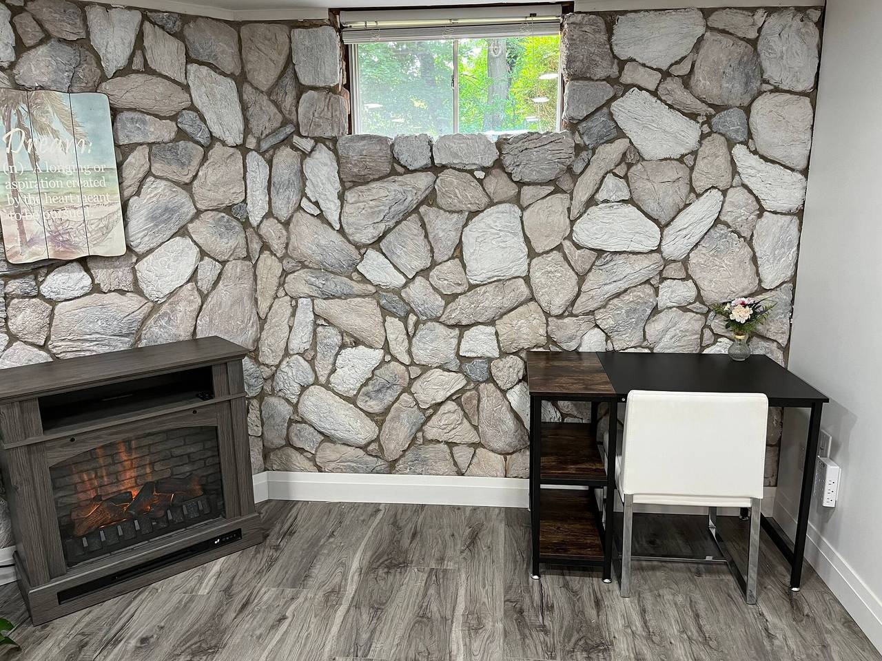 Adorable 1 Bedroom Suite With Kitchen & Fireplace in Region of Waterloo
