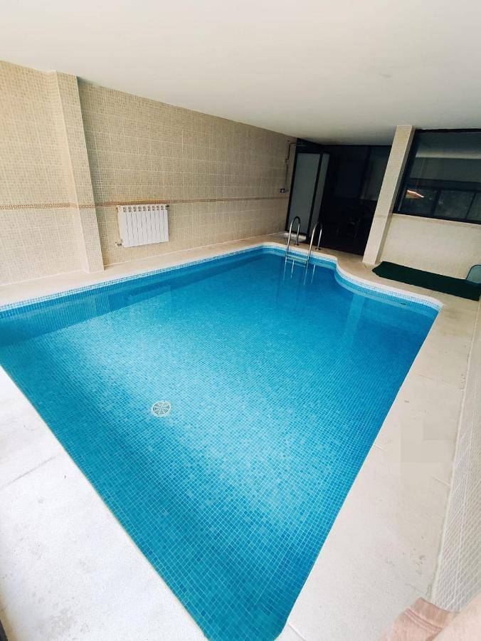 Apartamento para 14 personas, con Terraza y Jardín además de Piscina y Vistas en Sierra Norte
