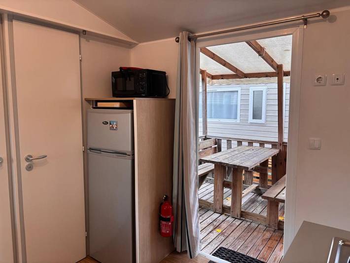 Camping pour 4 personnes, avec piscine et terrasse, animaux acceptés dans Plage de l'Espiguette - 3