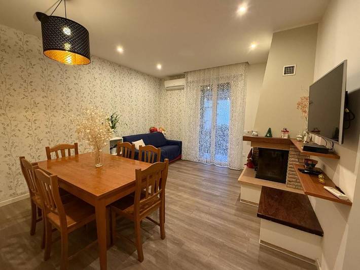Ferienwohnung für 8 Personen, mit Balkon und Terrasse in Montelabbate