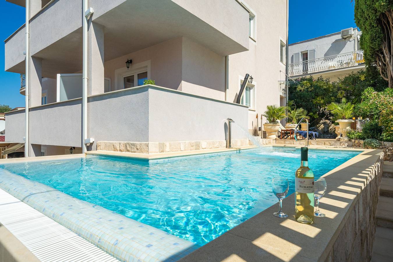 Entire studio, Apartments Aura - Comfort Studio Apartment 2 with shared swimming pool in Dubrovnik, Grad Dubrovnik