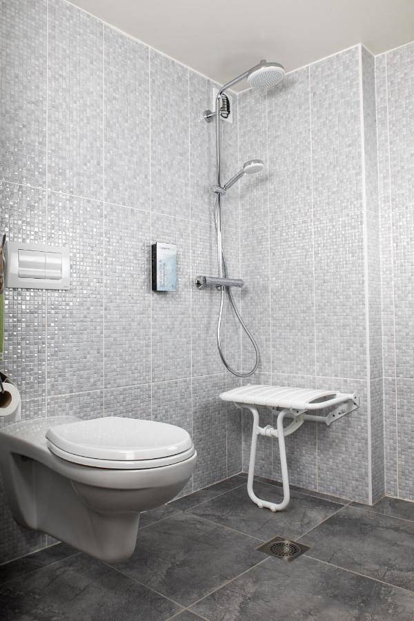 Hôtel pour 2 personnes, avec terrasse, animaux acceptés à Osny - 4