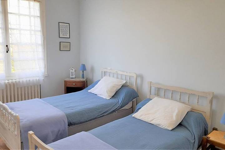 Location de vacances pour 10 personnes, avec piscine ainsi que terrasse et jardin, animaux acceptés à Saint-Pierre-d'Amilly - 4