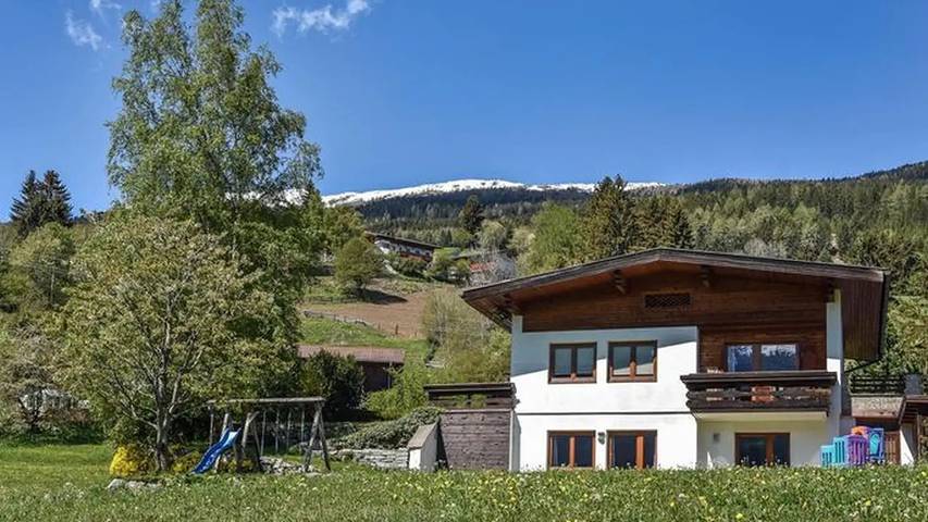 Ferienhaus für 11 Personen, mit Balkon und Garten