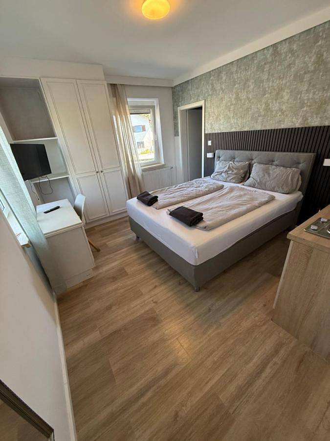 Gästehaus für 2 Personen, mit Terrasse und Garten sowie Pool in Graz