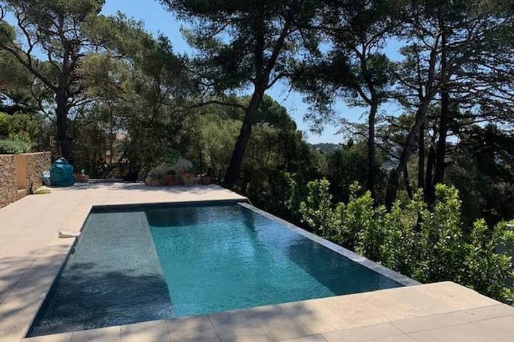 Villa pour 8 personnes, avec terrasse et jardin