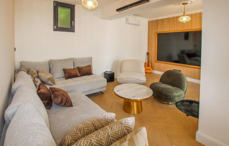 Encantador apartamento de un dormitorio con piscina y jardín, a 1 km del centro de Carpentras in Carpentras, Parque natural regional del Mont Ventoux