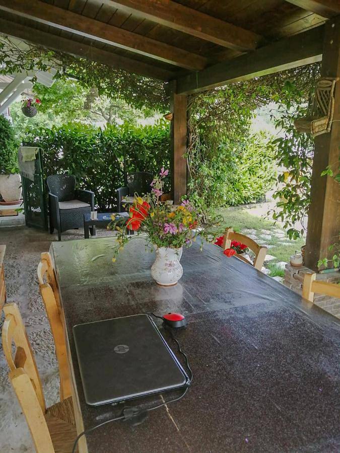 Agriturismo per 5 persone, con panorama e terrazza nonché piscina e giardino, con animali domestici in Irpinia