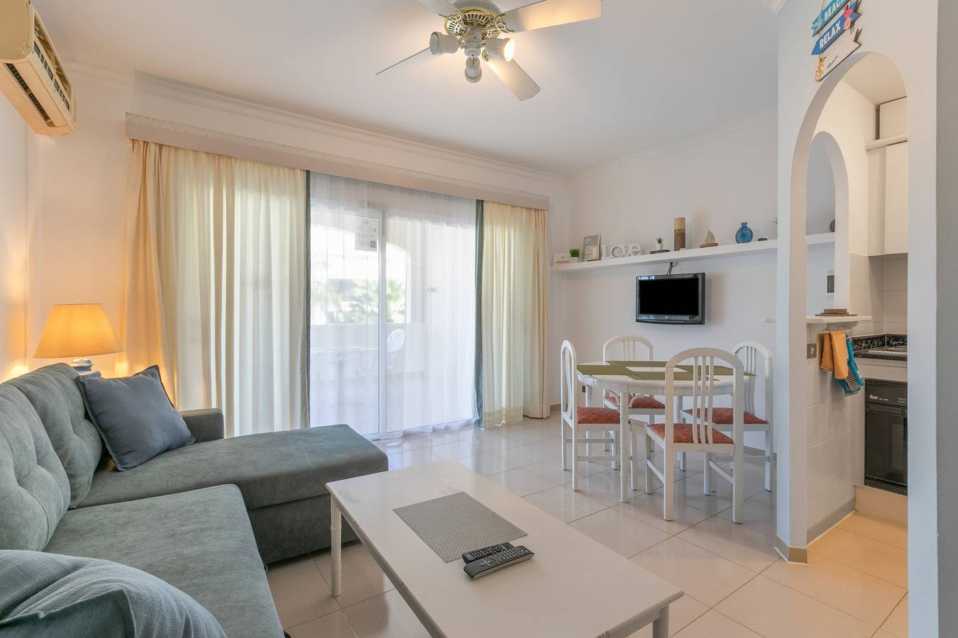 Appartement entier, Appartement de vacances « Golf Del Sur Oasis » avec piscine partagée, terrasse privée et Wi-Fi in Las Adelfas, San Miguel de Abona