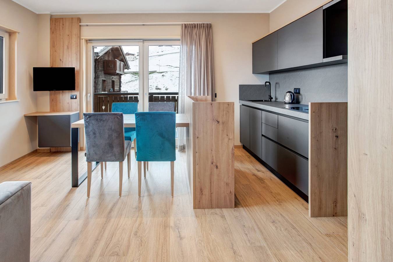 Appartamento intero, Appartamento 'Kevin' con vista sulle montagne, terrazza privata e Wi-Fi in Livigno, Parco Nazionale dello Stelvio