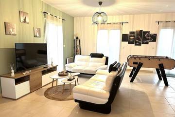 Location de vacances pour 4 personnes, avec jacuzzi et sauna à Lacroix-Falgarde