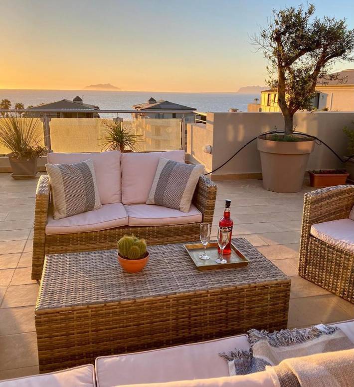 Loft per 4 persone, con panorama e terrazza nonché vista lago a Marsala