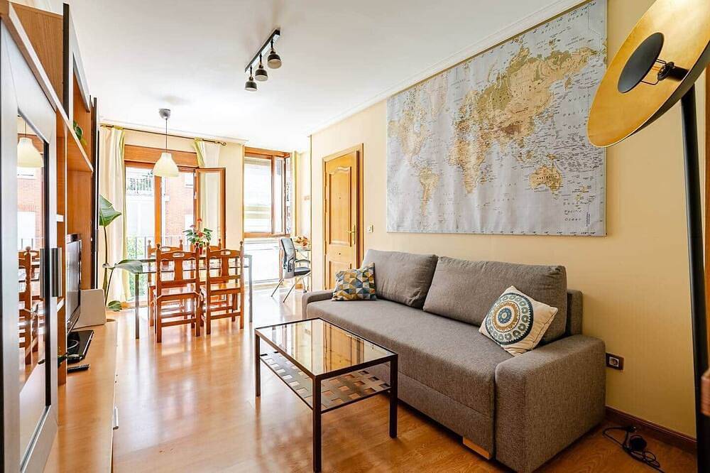 Apartamento entero, Luz natural, silencioso y muy bien situado in Chamartín (Madrid), Madrid