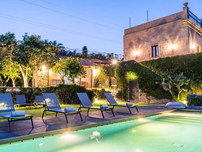 Villa per 10 persone, con piscina e giardino a Giarre