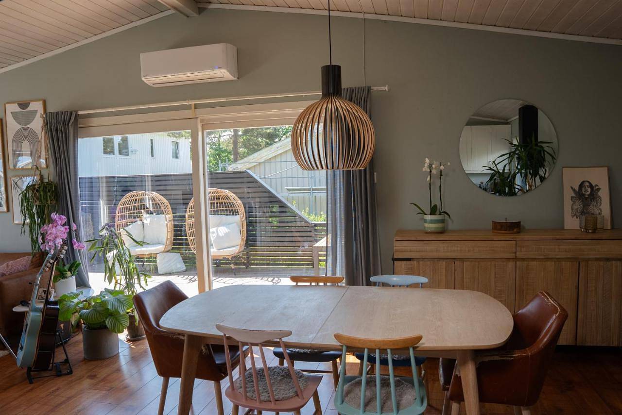 Sunny, Family-Friendly Near Zoo & Local Beaches in Kristiansand 