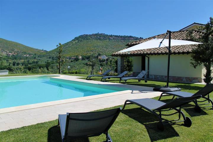 Ferienhaus für 2 Personen, mit Garten und Pool sowie Ausblick in Fara in Sabina - 4