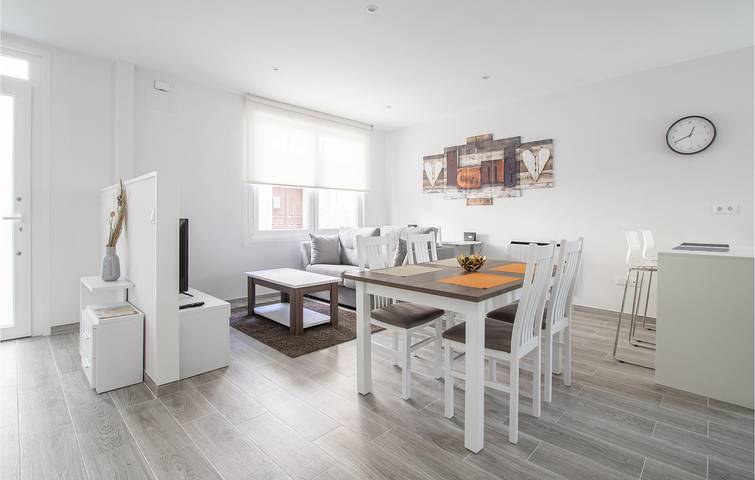 Amplio Apartamento de 120 m2: Playa 2km, Wi-Fi, Aparcamiento in Noya, Rias Baixas