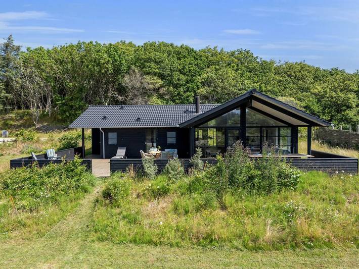 Ferieudlejning for 8 personer, med terrasse i Rågeleje