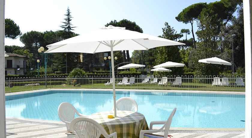 Ferienwohnung für 4 Personen, mit Balkon und Garten in Marina di Pietrasanta - 3