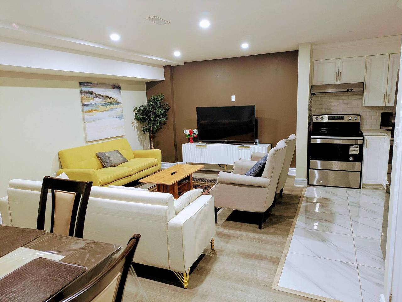 Cozy Private Room with Ensuite Bathroom in Brampton in Brampton, Lake Ontario (Canada)