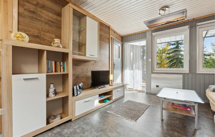 Rückzugsort am See mit Sauna, Terrasse und Parkplatz 1,5 km von Zadelsdorf entfernt in Bungalowdorf Zadelsdorf, Zeulenroda-Triebes