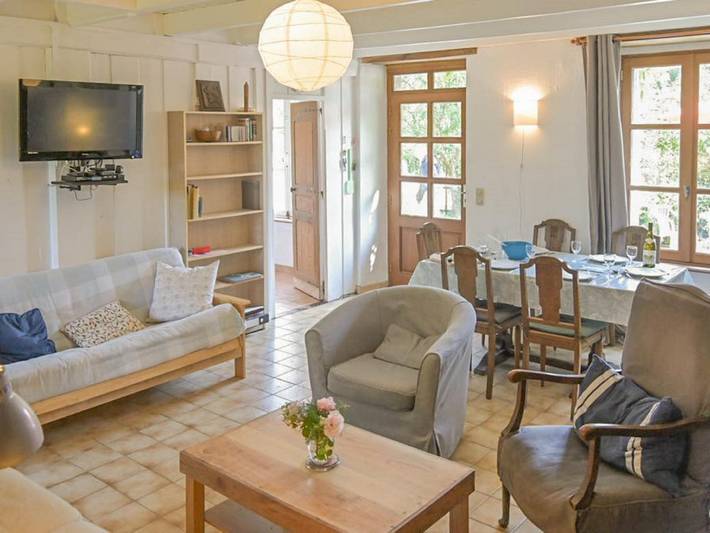 Location de vacances pour 6 personnes, avec terrasse et jardin, animaux acceptés à Sourdeval-les-Bois - 4