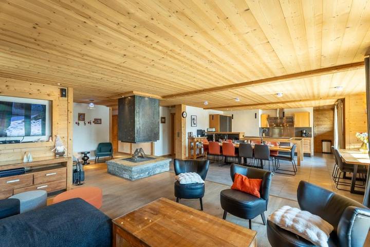 Chambre d’hôte pour 4 personnes, avec balcon et jardin ainsi que sauna et jacuzzi à Les Gets - 2