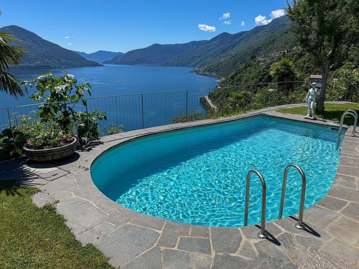 Ferienhaus für 6 Personen, mit Balkon und Terrasse sowie Garten und Pool