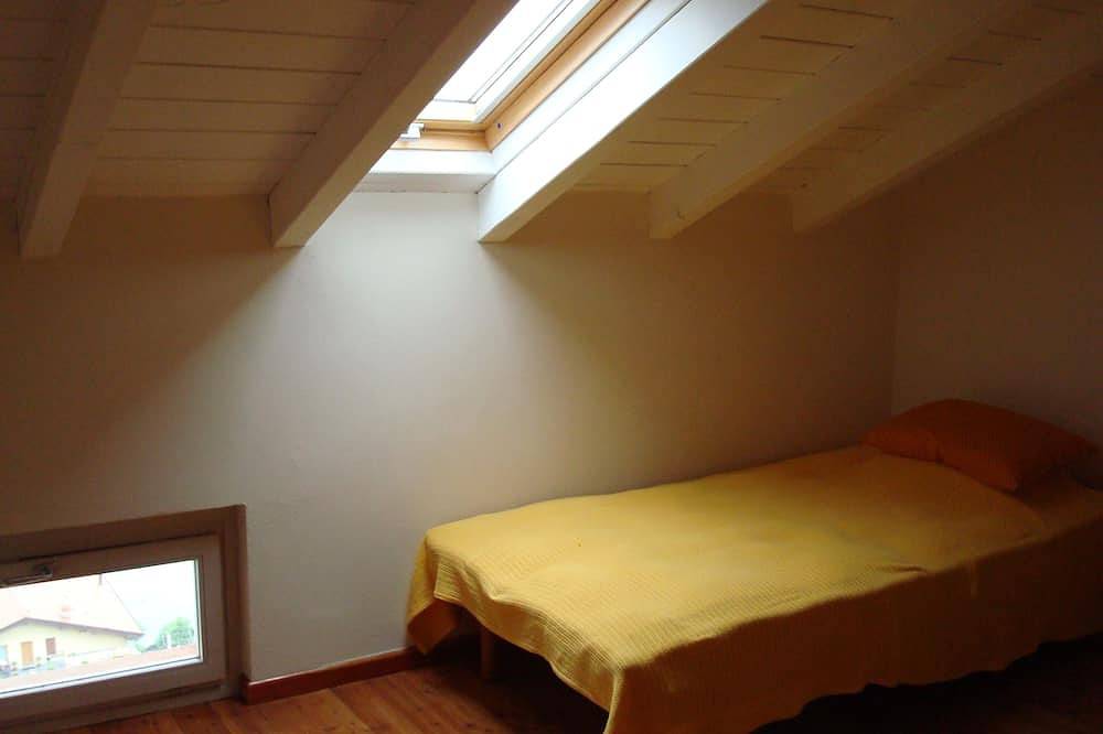 Ganze Wohnung, Traum-Aussicht - Großzügige Wohnung mit großem Garten in Lezzeno, Comer See