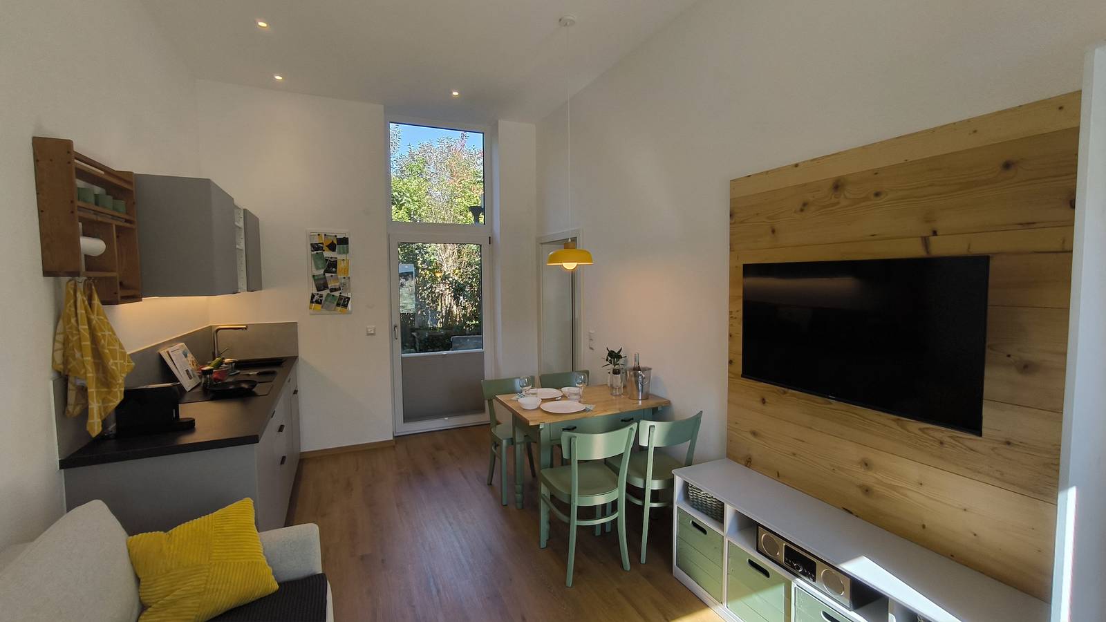 Ganze Ferienwohnung, Ferienwohnung Schmidmayer - Ferienwohnung 37 qm mit Terrasse in Prien, Prien am Chiemsee