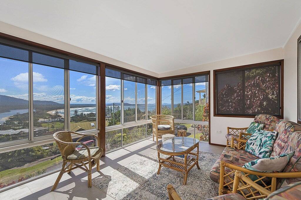Expansive Ocean Views With Free Wi-Fi in Crescent Head, New South Wales
