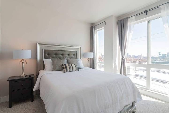 Vacation house for 8 people, with yard and balcony in Denver