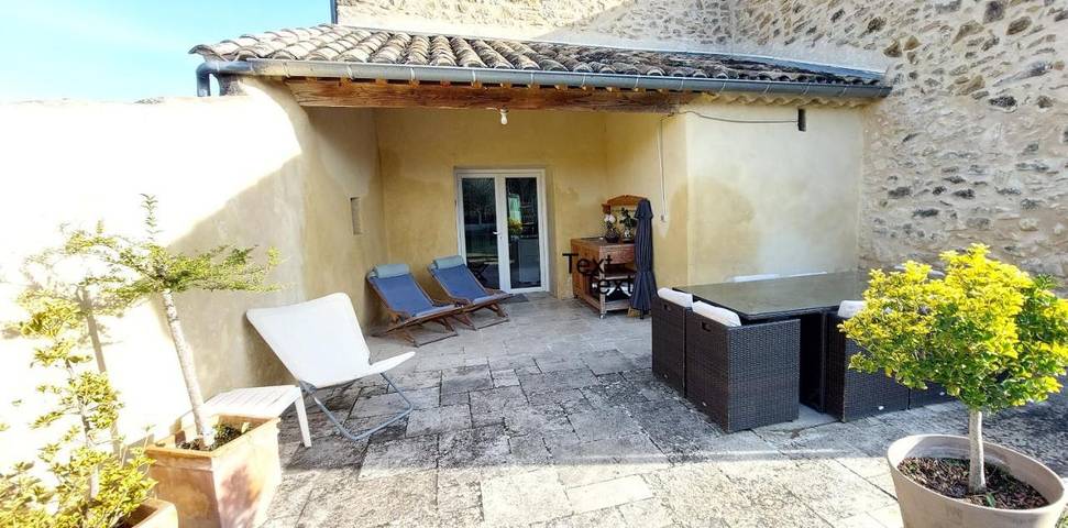 Location de vacances pour 2 personnes, avec vue ainsi que jardin et piscine à Sérignan-du-Comtat - 3