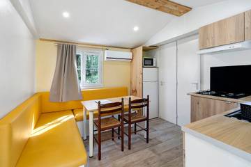 Camping pour 6 Personnes dans Bouzic, Périgord Noir, Photo 2