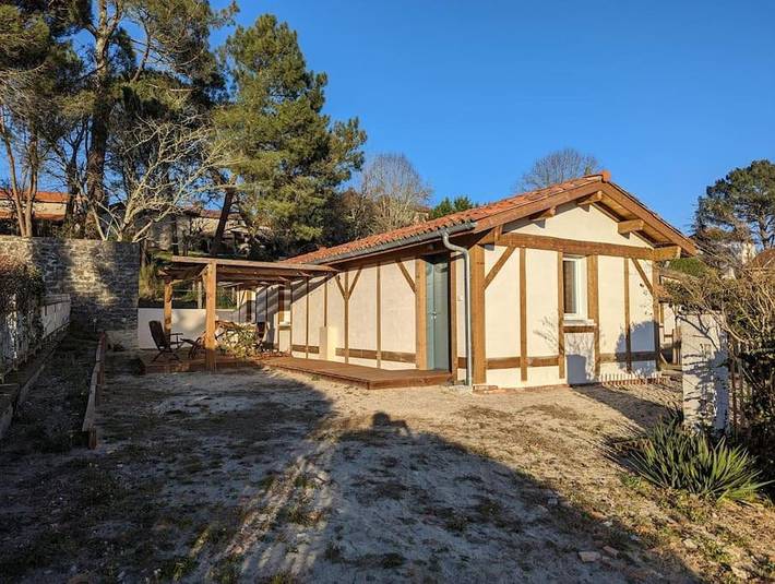 Location de vacances pour 6 personnes, avec vue ainsi que jardin et terrasse à Lesperon - 2