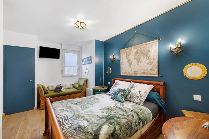 Guest Room 'Cap'tain Cook' with Wi-Fi in Caurel, Guingamp region