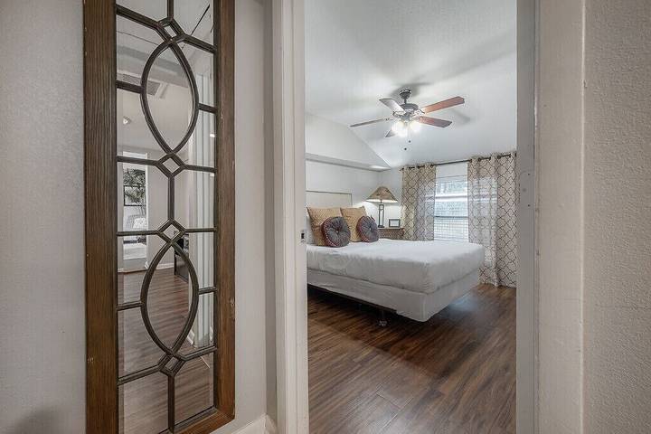 Vacation rental for 8 people, with yard in Ybor City