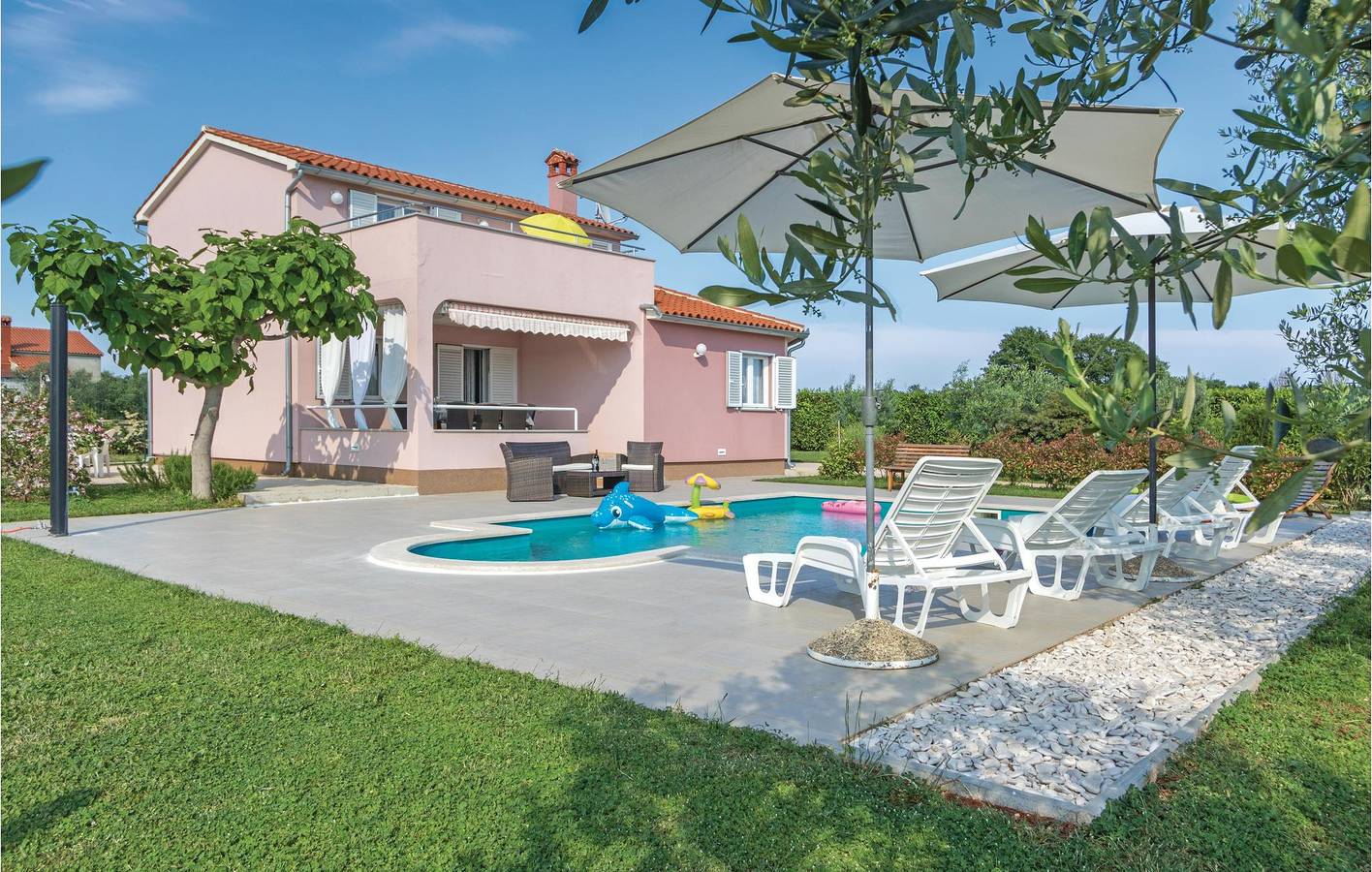 Reizende 2-Zimmer-Wohnung mit Pool und Terrasse, 500 m vom Stadtzentrum von Muntic entfernt in Muntic, Südküste Istrien