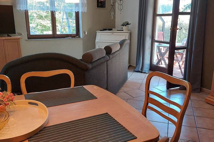 Ganze Wohnung, Ferienwohnung mit fantastischem Ausblick, direkt am Wald in Walkenried, Harzvorland